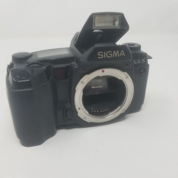 Sigma SA-5 Black 35mm SLR Film Camera Body Autofocus Built In Flash Photography